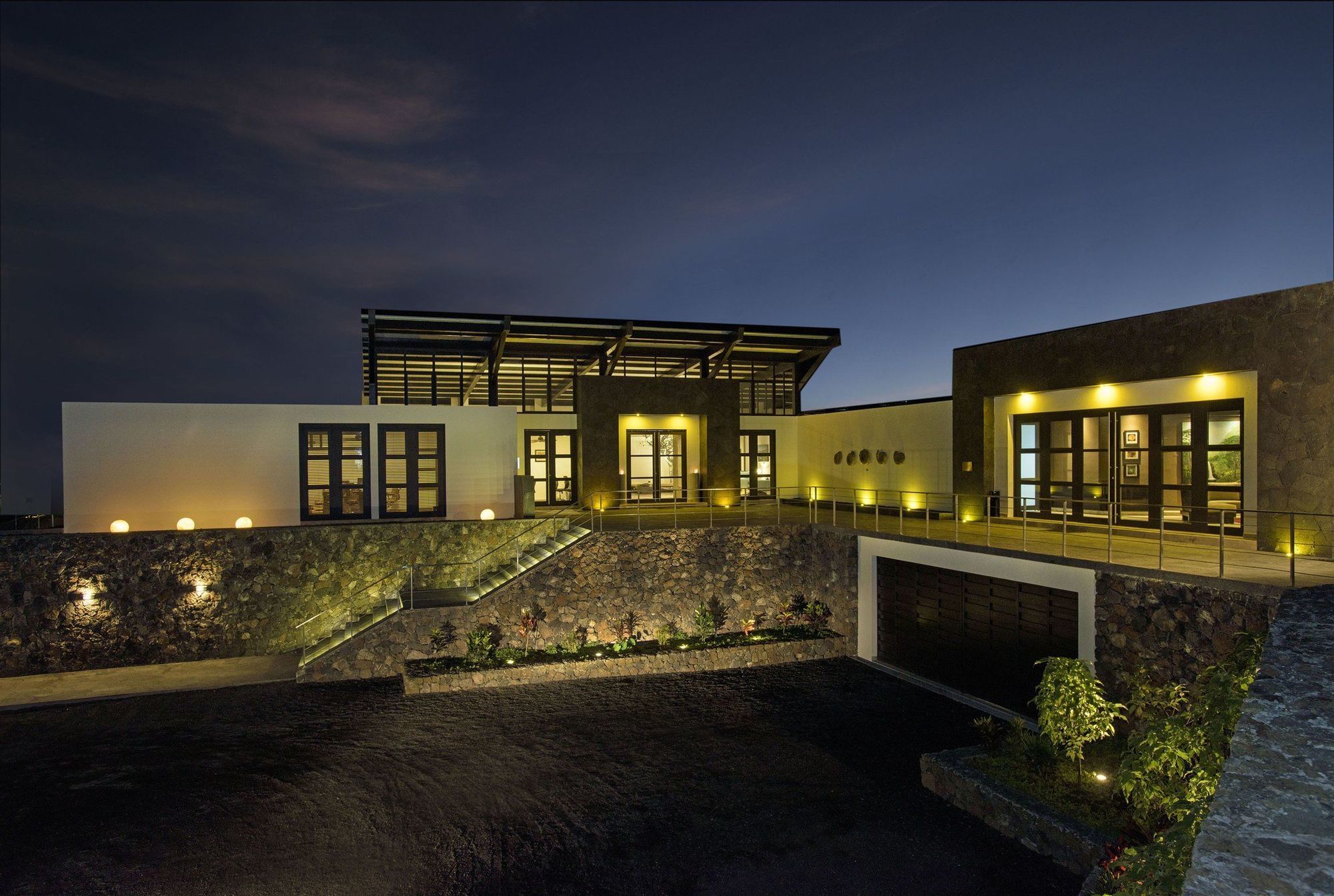 Pikaia Lodge Santa Cruz Island Dış mekan fotoğraf