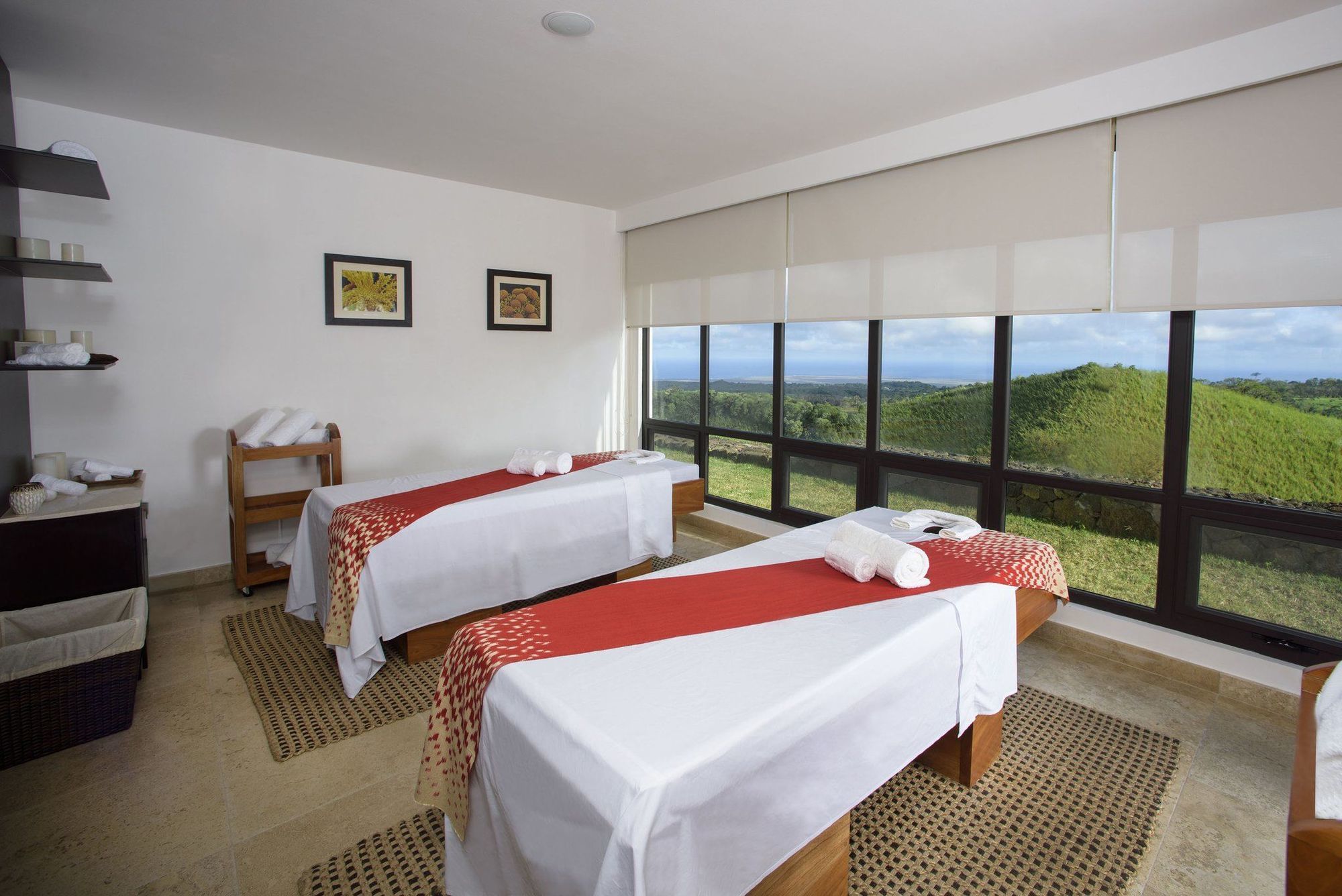 Pikaia Lodge Santa Cruz Island Dış mekan fotoğraf