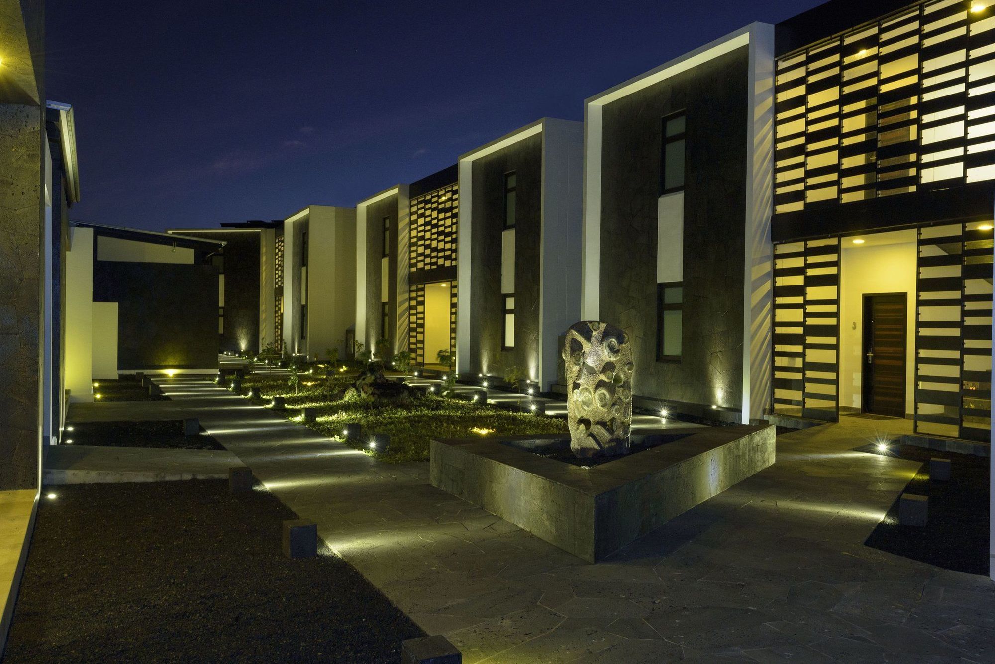 Pikaia Lodge Santa Cruz Island Dış mekan fotoğraf